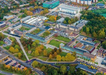 Luton Living Guide for University of Hertfordshire Students: Neighborhoods, Postcodes, and Student Life + Why University of Hertfordshire Students Prefer Living in Luton”